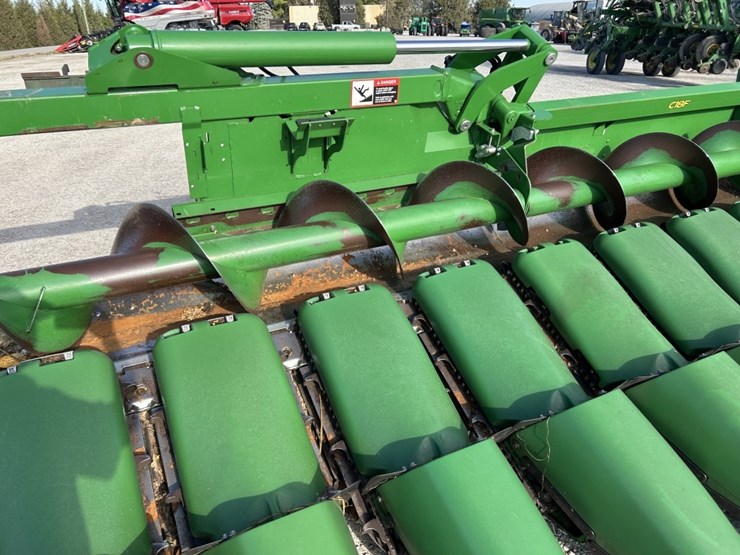 2021-john-deere-c18f-image-38