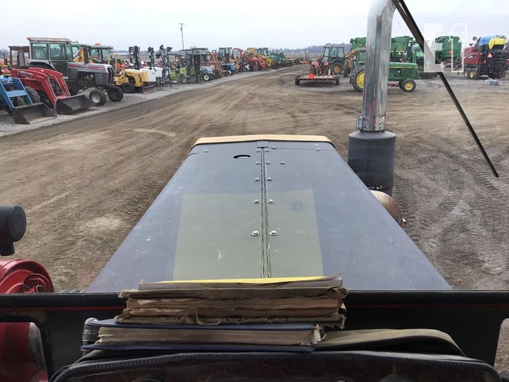 1983-versatile-835-image-10