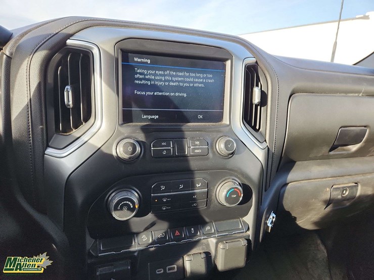 2021-chevrolet-silverado-2500hd-image-13