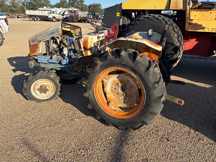#24691-•-mitsubishi-farm-tractor-|-parts-or-repair-image-2