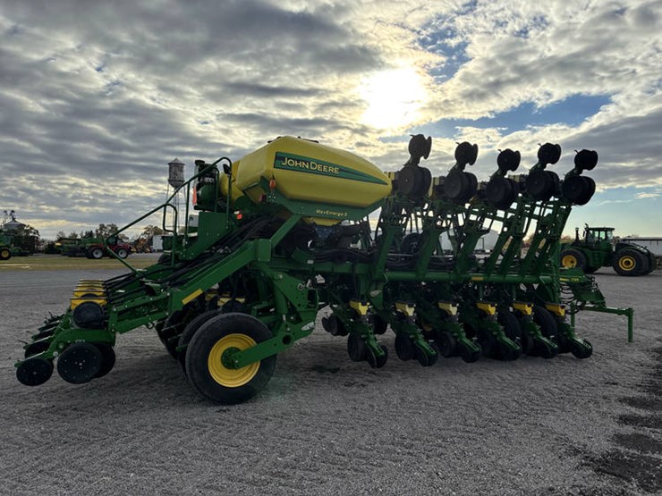 2018-john-deere-1795-image-4