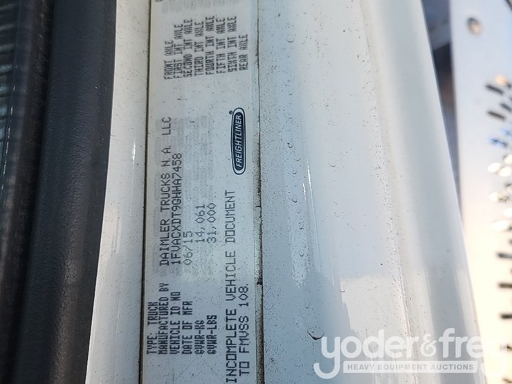 2016-freightliner-m2-106-image-47