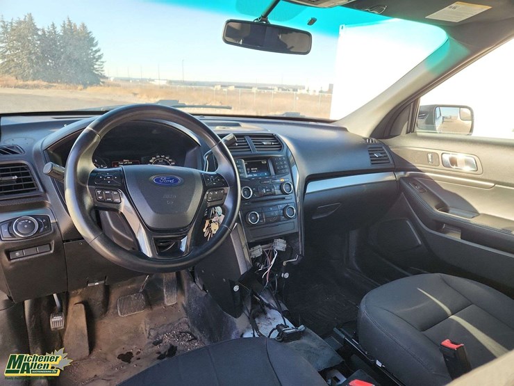 2017-ford-explorer-image-14