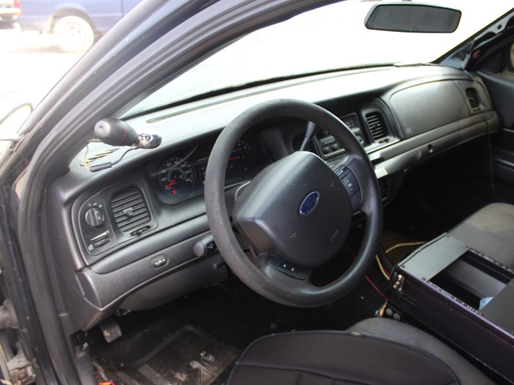 #21598-•-2009-ford-crown-victoria-sedan-image-8