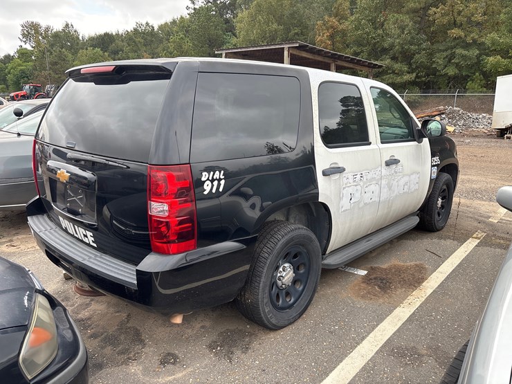 2014-chevrolet-tahoe-image-3