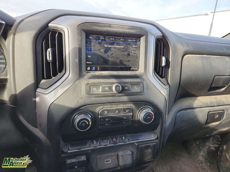 2020-chevrolet-silverado-2500hd-image-13