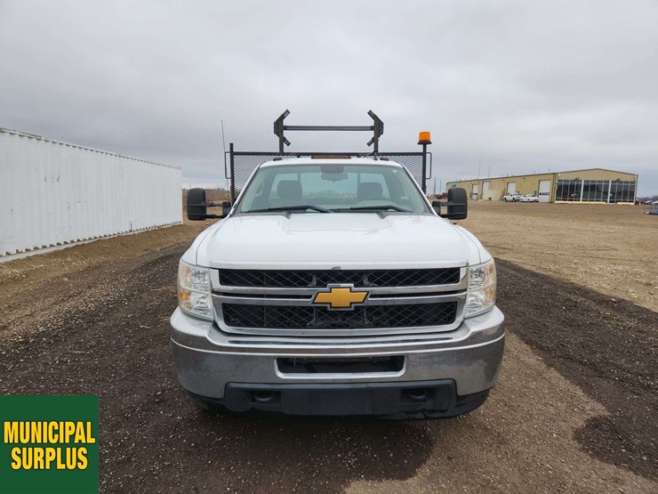 2013-chevrolet-silverado-3500hd-image-19