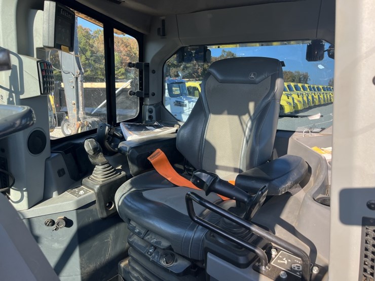 2021-deere-850l-wlt-image-18