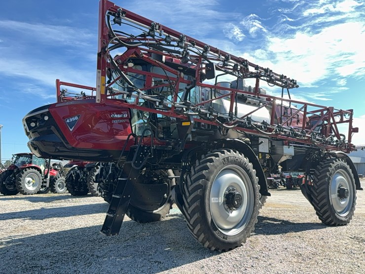 2023-case-ih-4350-patriot--sprayer-image-1