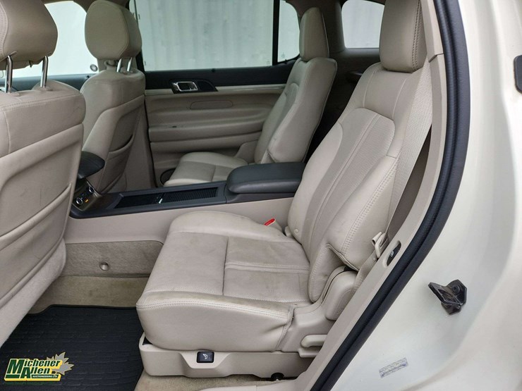 2012-lincoln-mkt-image-20