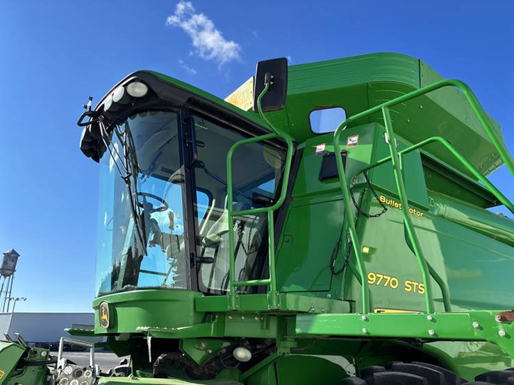 2009-john-deere-9770-sts-image-23