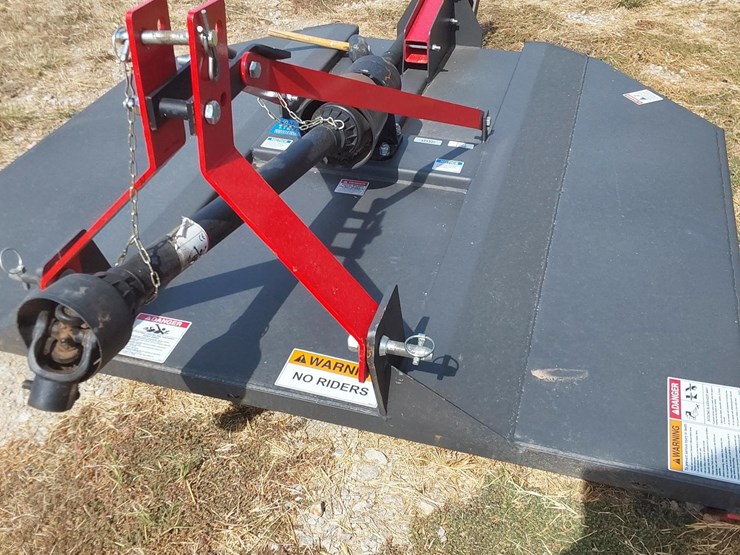 2023-mahindra-1635-hst-image-45