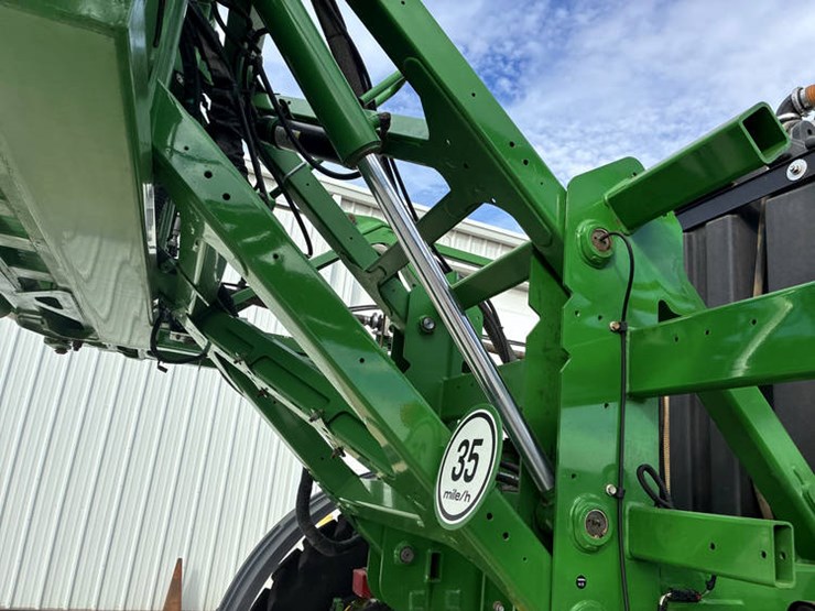 2014-john-deere-r4038-image-27