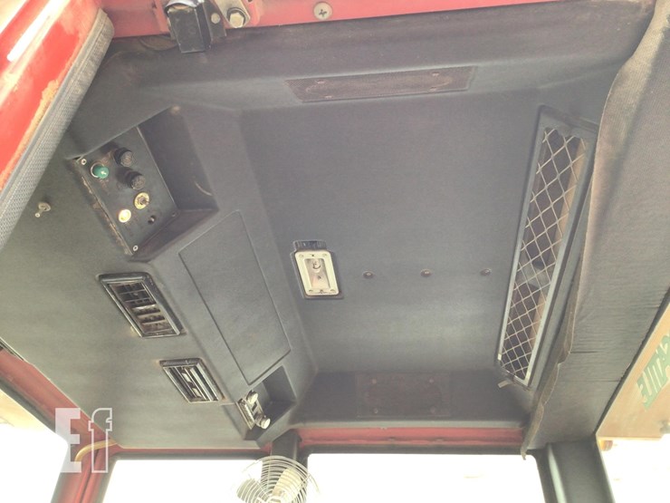 1983-versatile-835-image-12