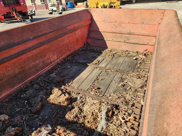 new-holland-213-image-7