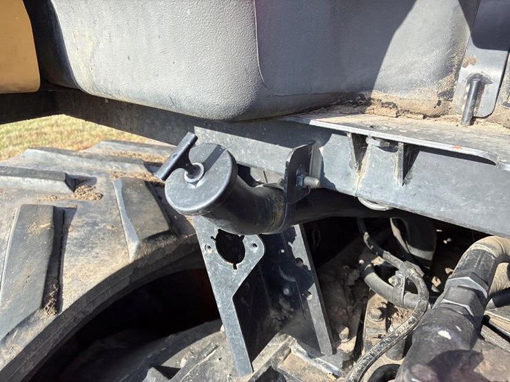 #114632-•-cat-85e-#6js00405-image-25