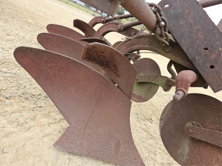 massey-ferguson-14-image-12