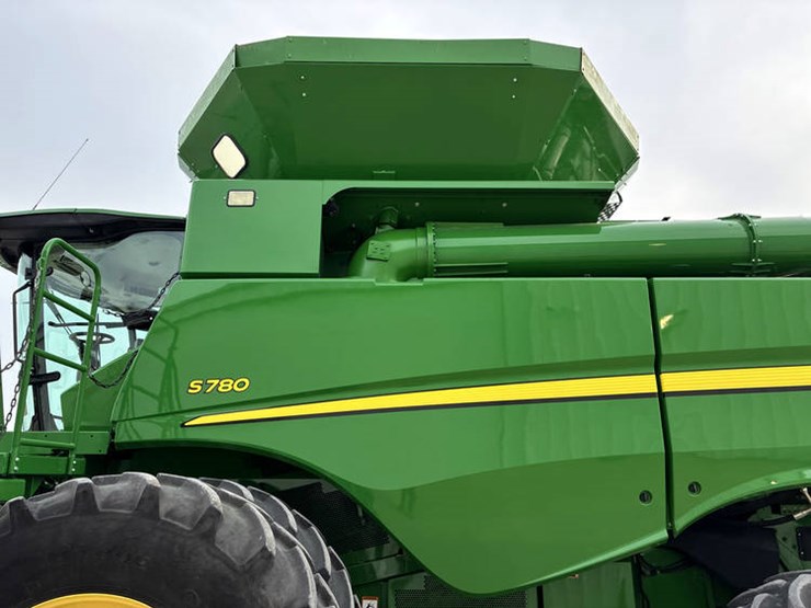 2018-john-deere-s780-image-31