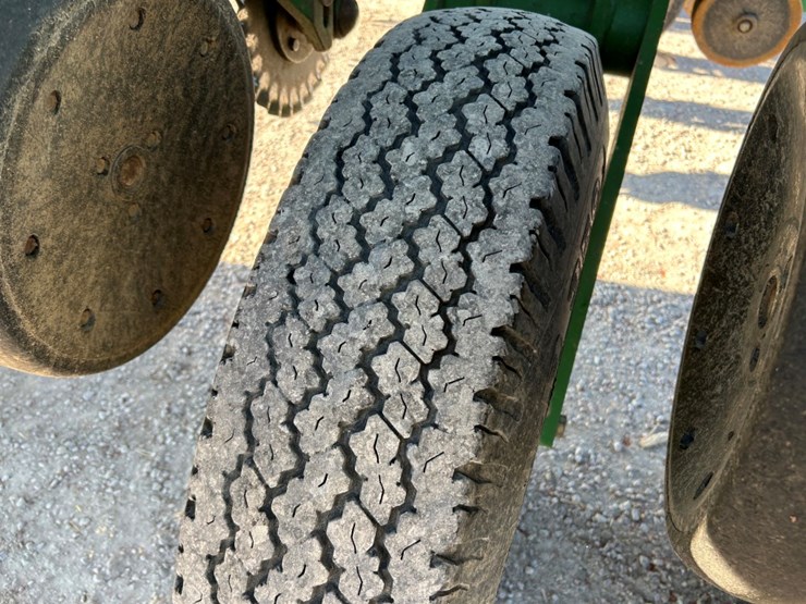 2004-john-deere-1790-image-41