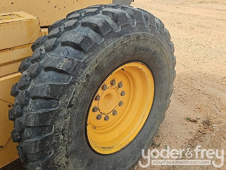 2002-volvo-g720-vhp-image-13