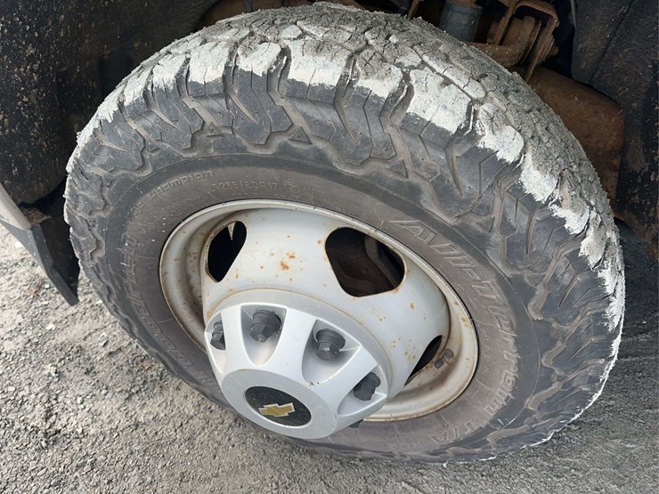 2015-chevrolet-3500hd-image-9