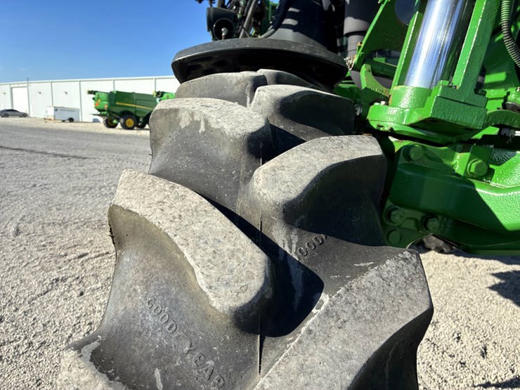 2014-john-deere-4830-image-57