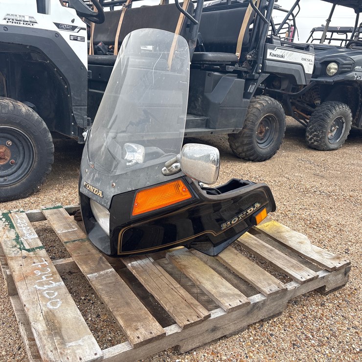 #1814 • HONDA MOTORCYCLE WINDSHIELD