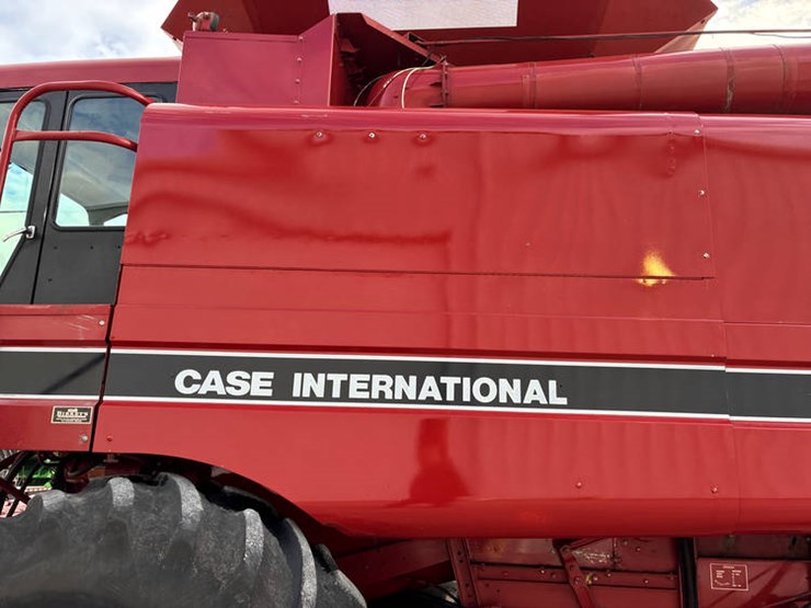 1990-case-ih-1660-image-22