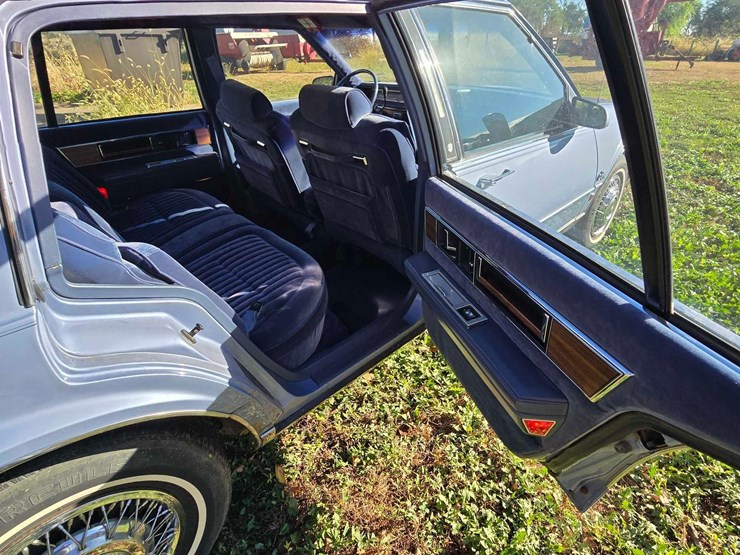 1985-oldsmobile-ninety-eight-regency-image-30