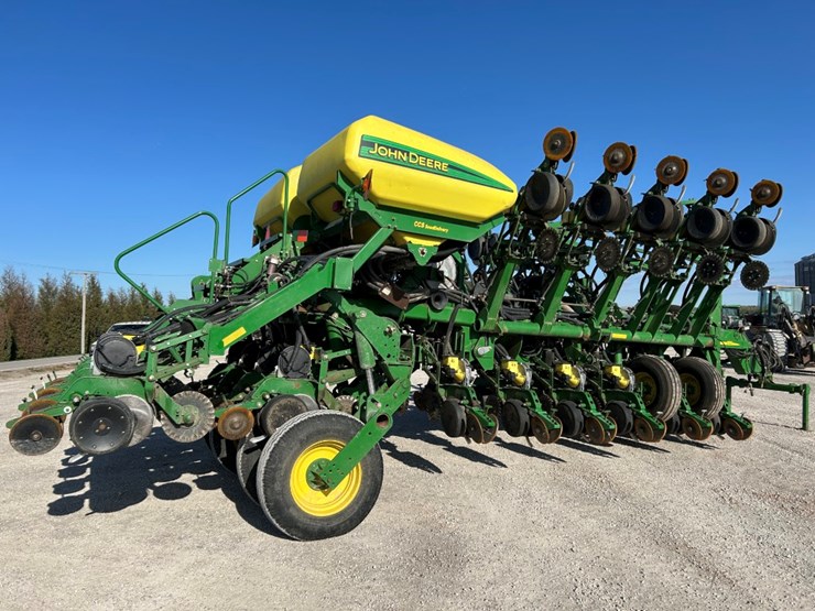 2004-john-deere-1790-image-49