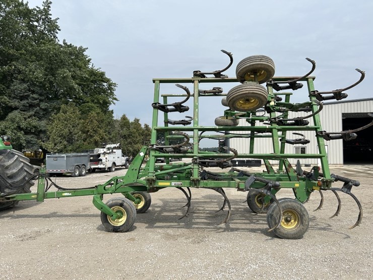2002-john-deere-2400-image-41
