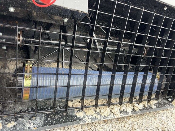 giyi-hydraulic-skid-steer-mixing-bucket-image-9