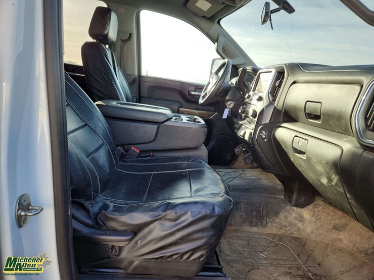 2021-chevrolet-silverado-2500hd-image-19