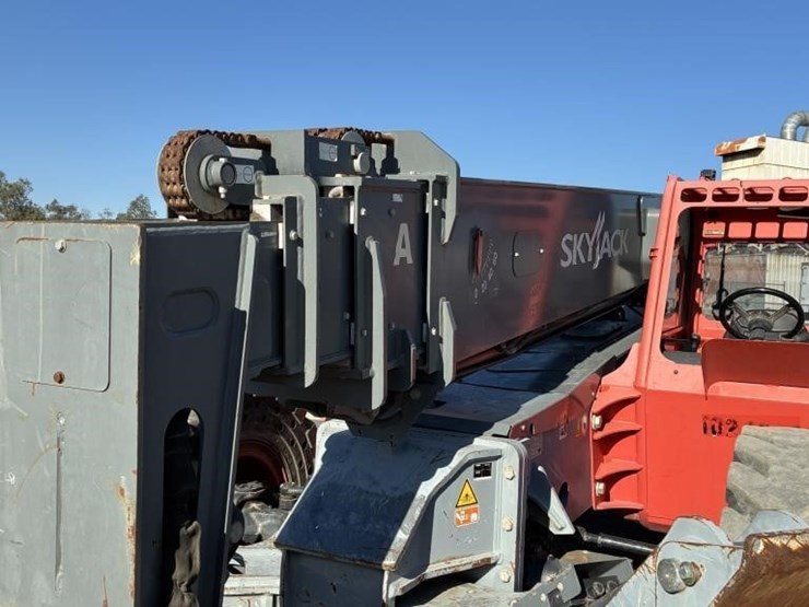 2018-skyjack-sj1056th-image-9