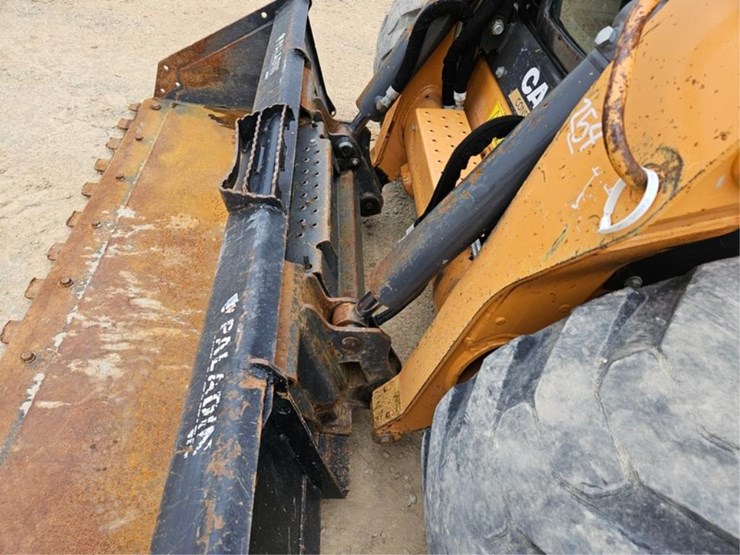 #3068-•-case-sr280-skid-loader-image-11