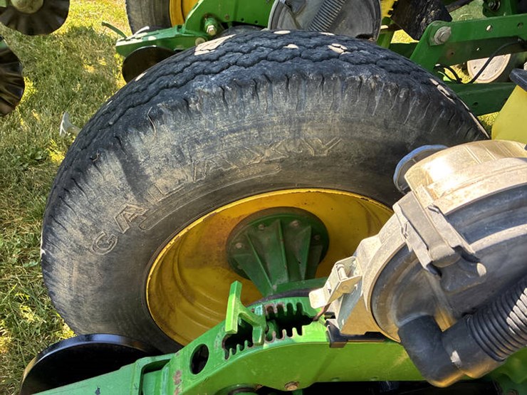2011-john-deere-1790-image-52