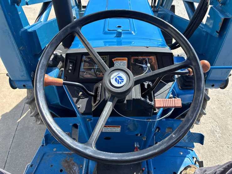 new-holland-2120-image-67