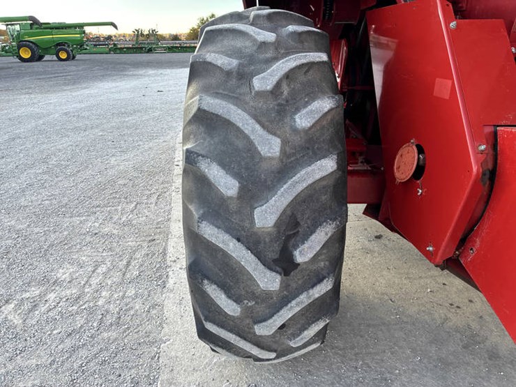 1992-case-ih-1640-image-33