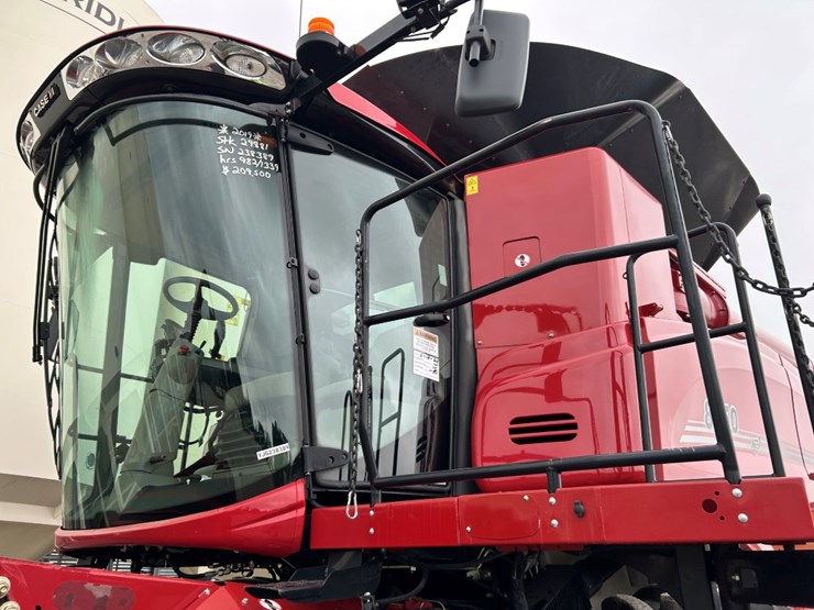 2019-case-ih-8250-image-23