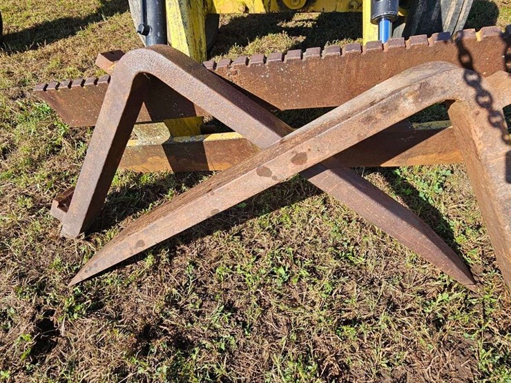 white-2-78-industrial-tractor-image-35