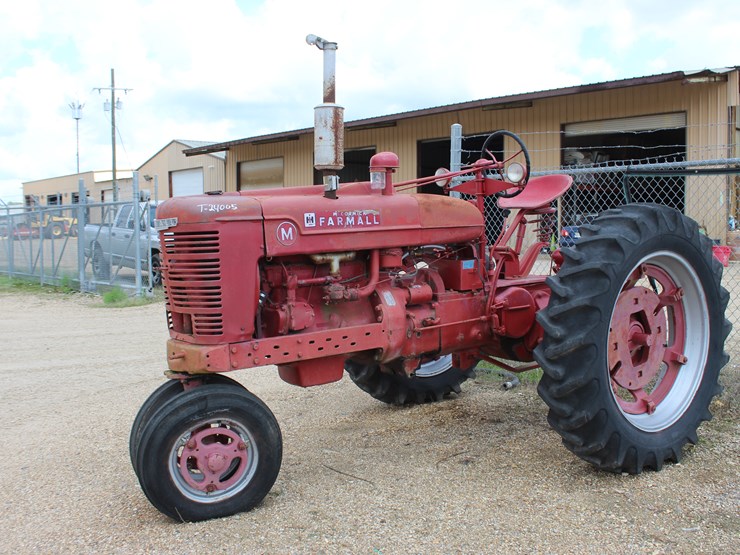 #24005-•-farmall-tractor-image-6