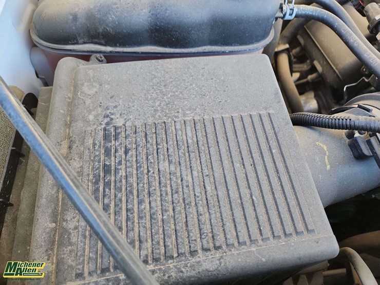 2017-chevrolet-silverado-1500-image-30