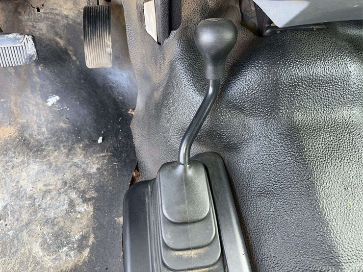 2011-ford-f550-xl-image-27