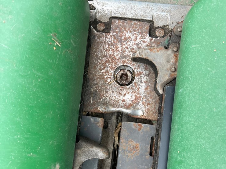 2021-john-deere-c16r-image-13