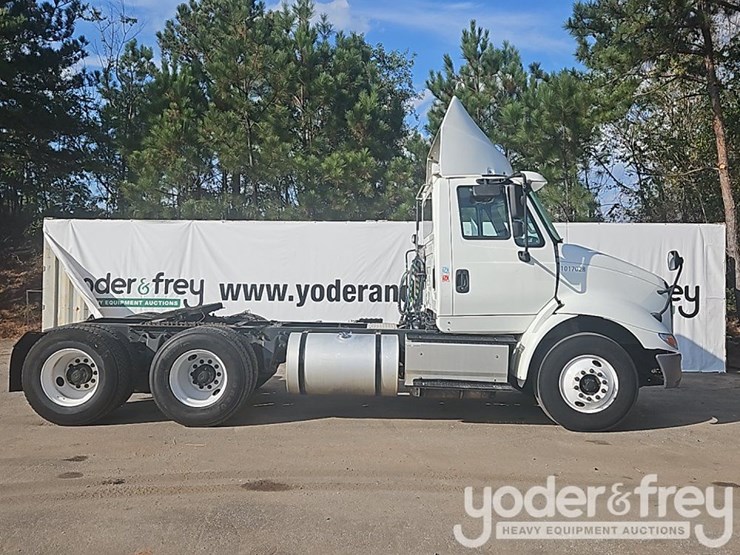 2017-international-8600-image-6