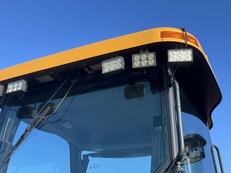 john-deere-11-image-32