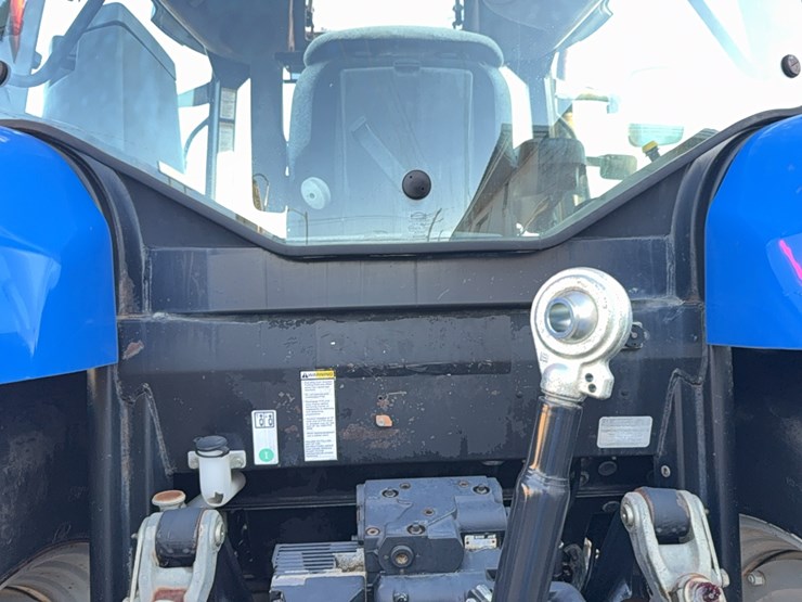 new-holland-t6070-image-53