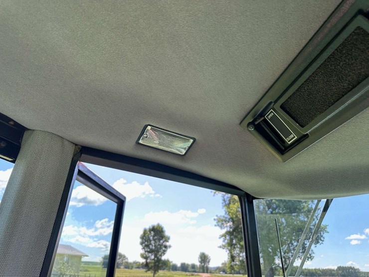 white-american-80-image-50