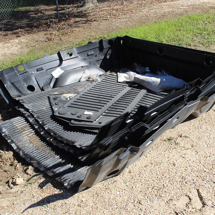 #24643 • 5 PLASTIC BED LINERS FOR PICK UP TRUCK