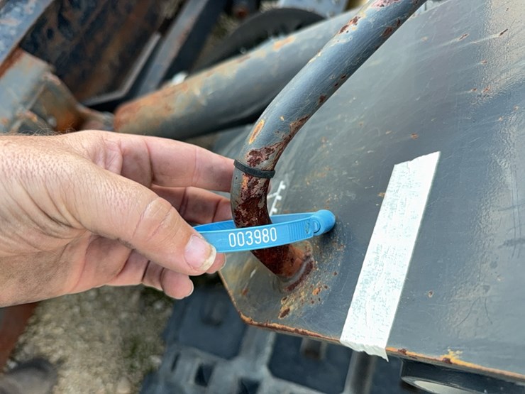 new-holland-c227-image-68